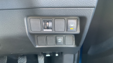 Nissan Qashqai 1.3 DiG-T N-Connecta 5dr [Glass Roof Pack] Petrol Hatchback